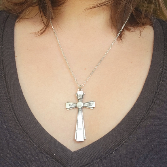 Vintage Silver Cross Necklace - Picture 3 of 8